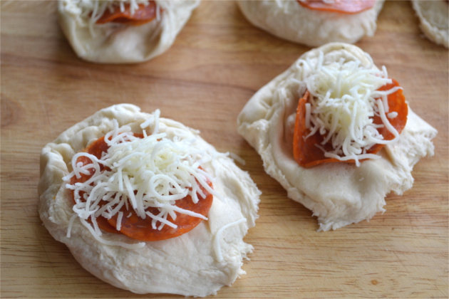 pepperoni rolls