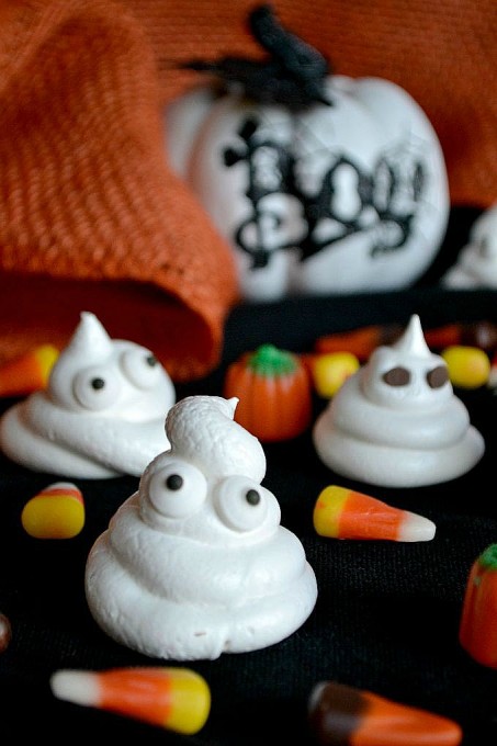 Halloween Ghost Meringues