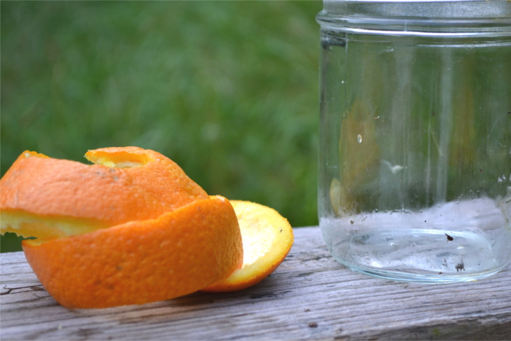 All-Natural Mosquito Repellent Candles - A few simple ingredients, a mason jar and a few minutes of time is all you need to keep those pesky mosquitoes away.