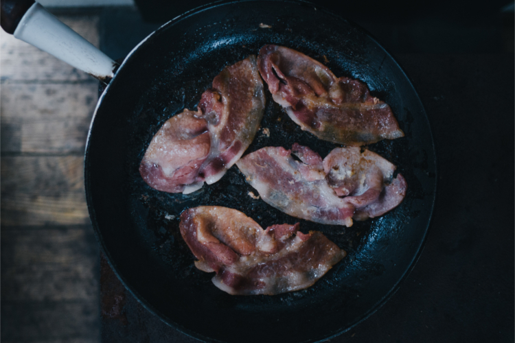 As a seasoning salt can really make a dish taste amazing but it can also do some pretty amazing things scientifically. Salt can solve many of your household dilemmas, especially in the kitchen.