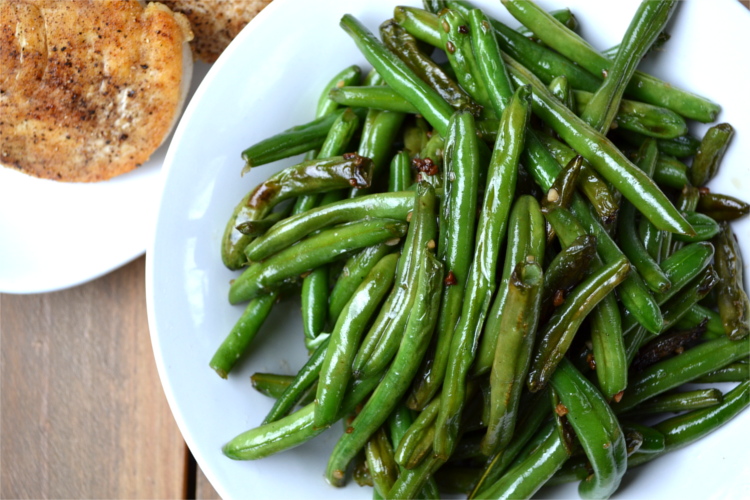 Garlic Green Beans - a simple, snappy, garlicky flavored side dish that makes a delicious addition to your favorite meal.